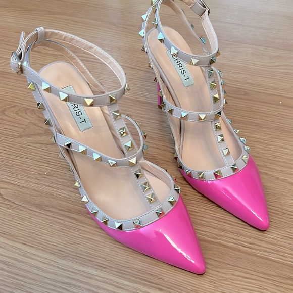 Brand new!! Hot hot pink with gold studs! - Picture 1 of 5